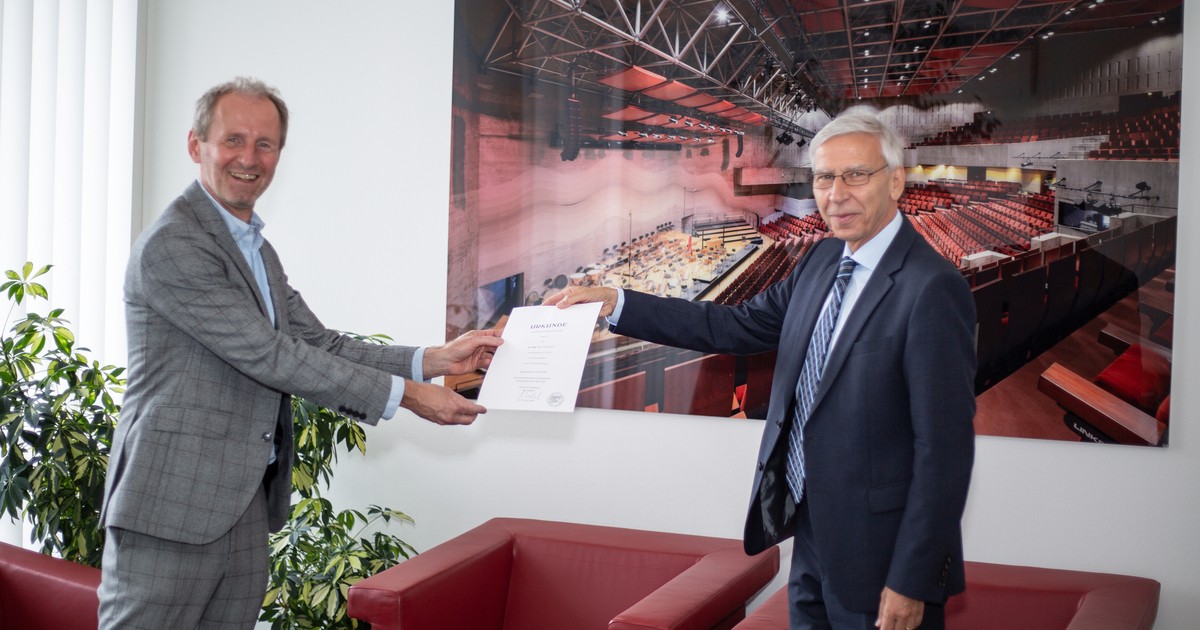 Dr. Jörg Skriebeleit wird Honorarprofessor an der Uni Regensburg