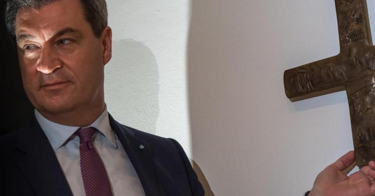 Verwaltungsgerichtshof verhandelt über Söders Kreuzerlass | Radio Ramasuri